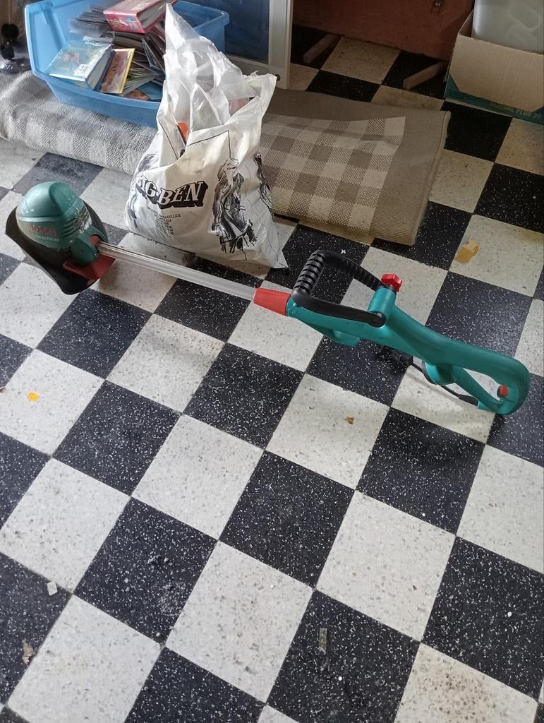 Tondeuse à gazon Bosch sur secteur, Enlèvement