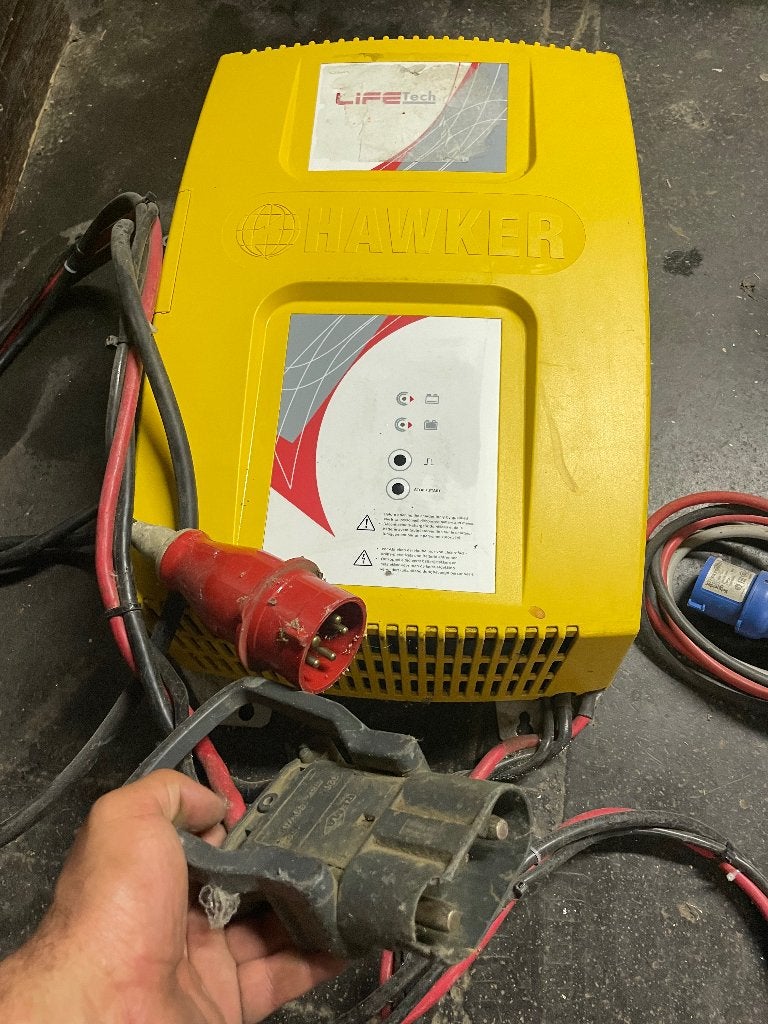 Chargeur pour chariot élévateur Hawker, Articles professionnels, Enlèvement ou Envoi, Chariot élévateur