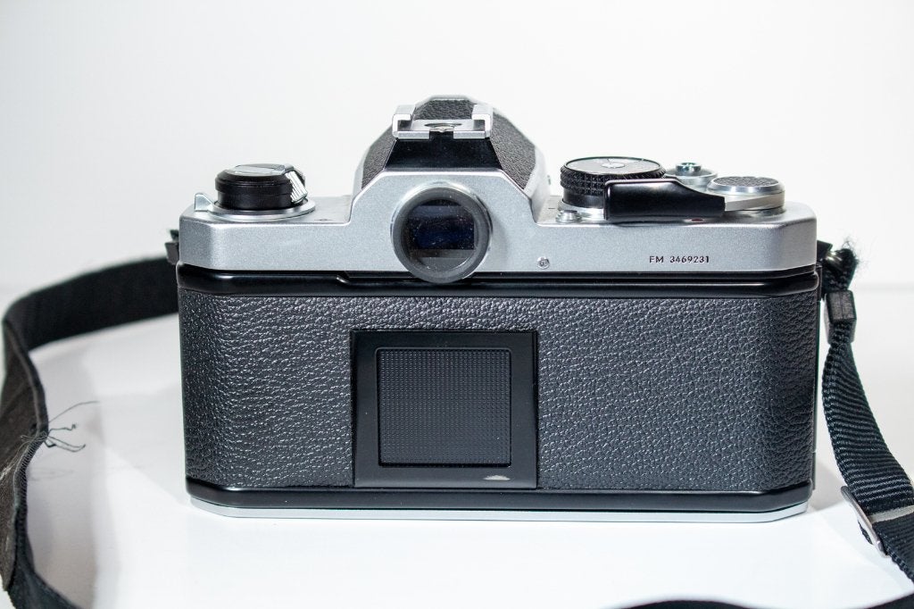 Nikon FM + nikkor 50mm f1.8 superbe état ,100% fonctionnel, Audio, Tv en Foto, Ophalen, Zo goed als nieuw, Spiegelreflex, Nikon