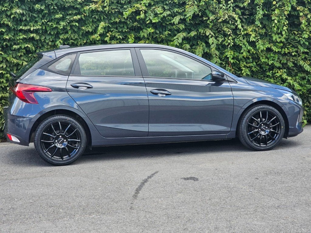 Hyundai i20 1.2 BENZINE | MANUEEL | BTW, Auto's, Hyundai, Start-stop-systeem, Dealer onderhouden, Stof, Euro 6