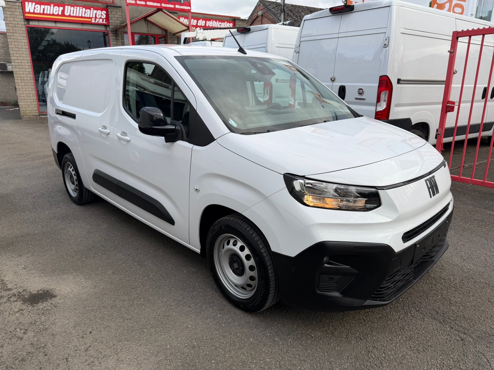 Fiat Doblo L2H1. 15500€ HTVA, Achat, Euro 6, Entreprise, 3 places