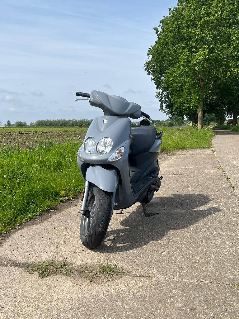 Yamaha Neos / MBK Ovetto 50cc (4-takt) Nardo Grey – B-Klasse, Vélos & Vélomoteurs, Scooters | Yamaha, Classe B (45 km/h), Enlèvement