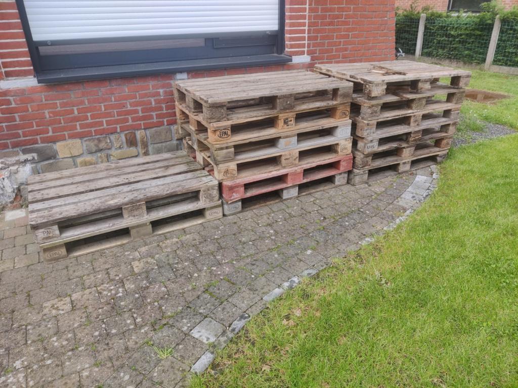 Paletten beschadigd/ buitenmaat. Brandhout., Enlèvement