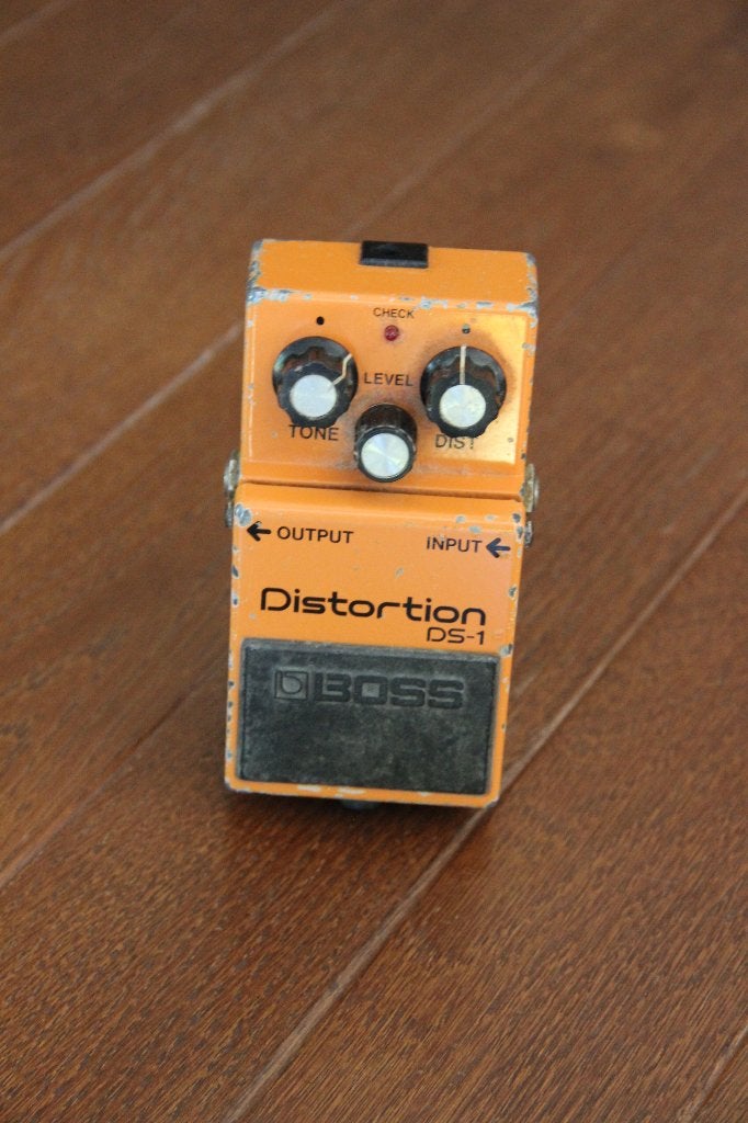 Pédale d'effets BOSS DS1 BLACK LABEL JAPAN SHORT DASH ., Muziek en Instrumenten, Effecten, Ophalen of Verzenden, Gebruikt, Volume