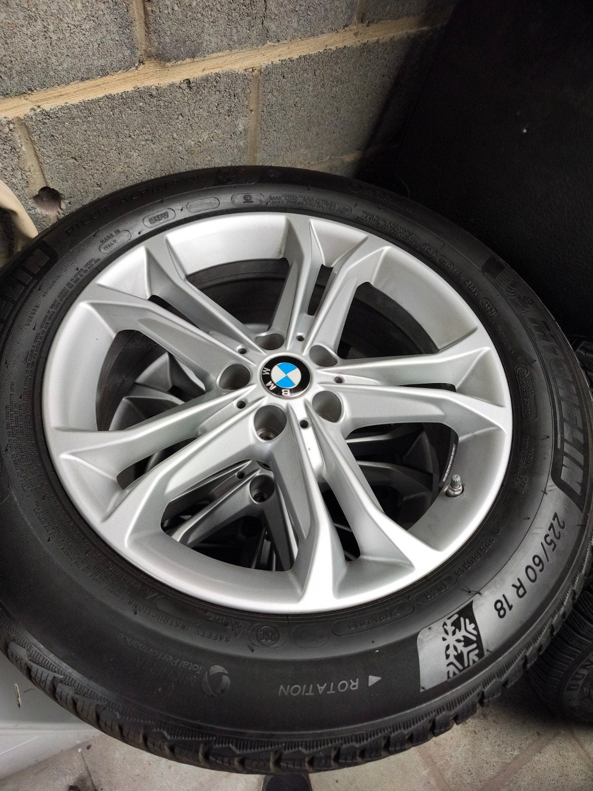 Jantes BMW X3 18" avec pneus d'hiver pour G01 G02, Autos : Pièces & Accessoires, Enlèvement, Pneus hiver, Jante(s)