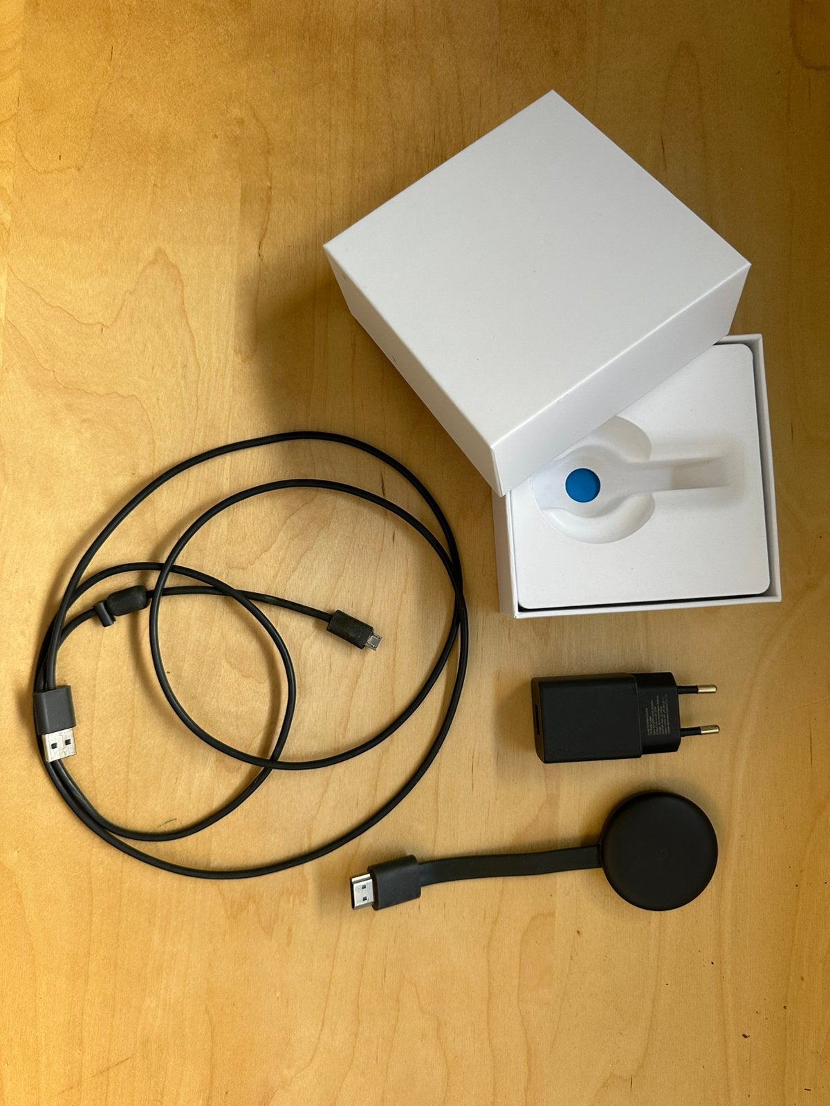 Google Chromecast (3e generatie) – Compleet met doos, Audio, Tv en Foto, Televisie-accessoires, Ophalen of Verzenden, Zo goed als nieuw