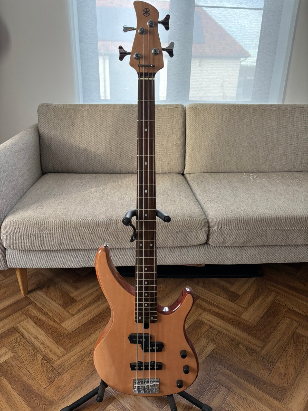 Basgitaar - Yamaha TRBX 174, Muziek en Instrumenten, Snaarinstrumenten | Gitaren | Bas, Ophalen, Zo goed als nieuw, Elektrisch