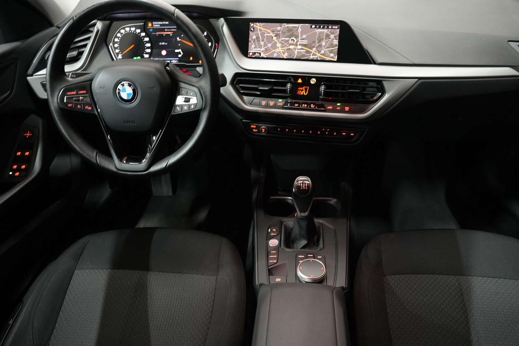 BMW 116 d Navi LEd CarPlay Trekhaak EURO 6d Garantie, Autos, BMW, Argent ou Gris, Achat, Euro 6, Entreprise