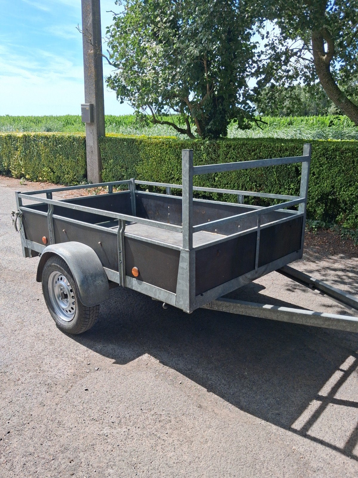 Remorque de 750 kg de 2 m x 1m30 avec filet et roue de secou, Enlèvement, Comme neuf