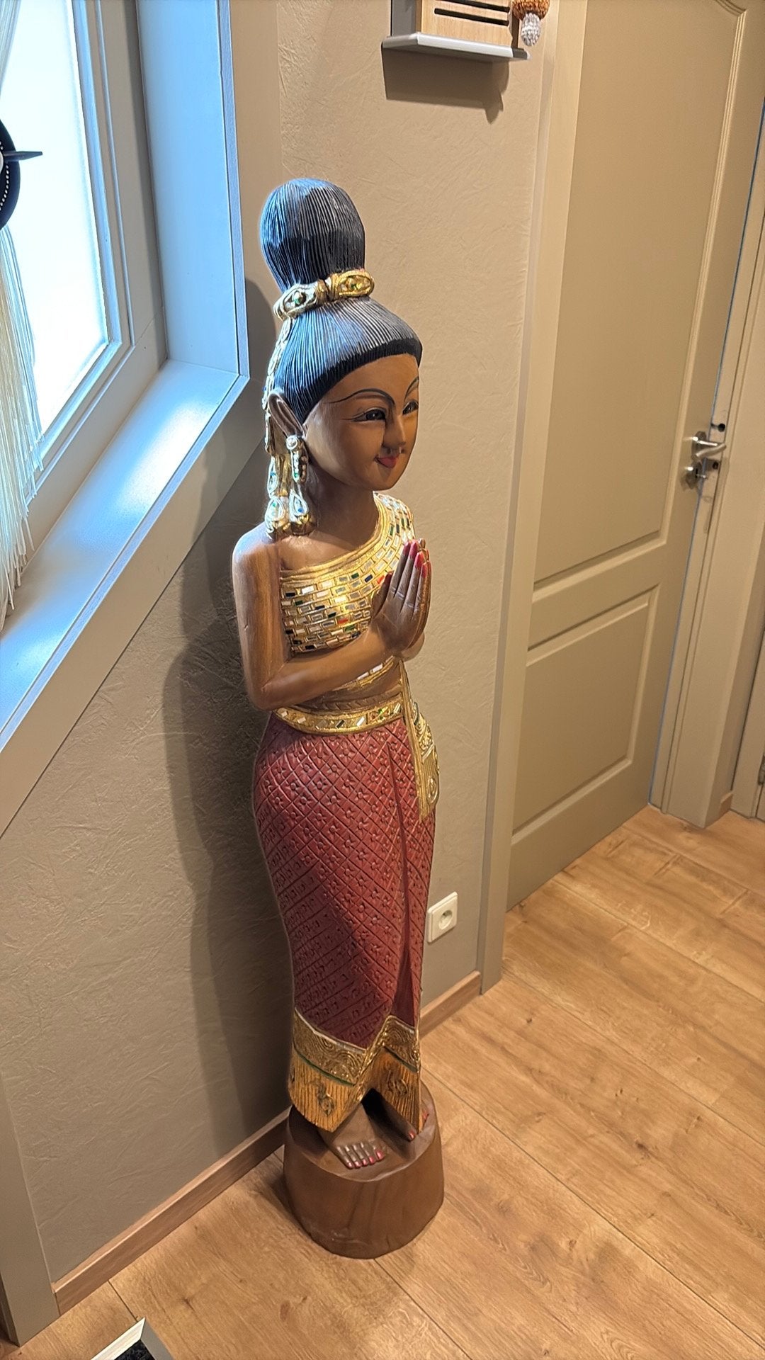 Thaise  vrouw in massief hout., Huis en Inrichting, Ophalen, Zo goed als nieuw, Hout, Massief