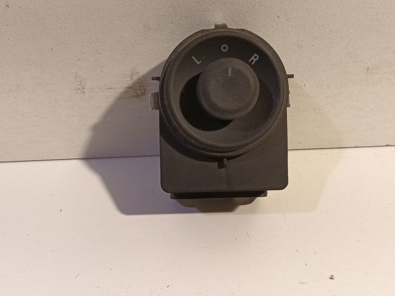 Schakelaar elektrisch spiegels Opel Meriva, Onderdelen@venauto.nl, Van der Ven Autorecycling B.V., Ettenseweg 76, 4706 PB Roosendaal, The Netherlands