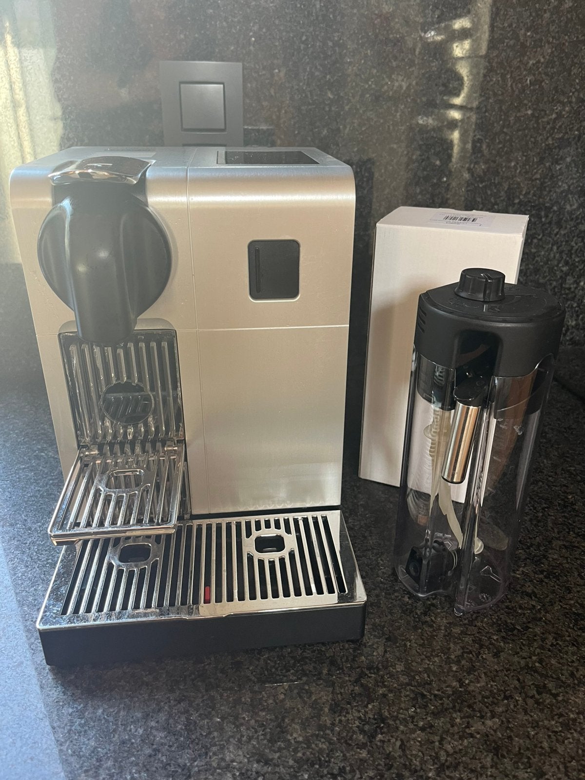 Nespresso DeLonghi Lattissima Pro, Ophalen, Gebruikt, Espresso apparaat, 4 tot 10 kopjes