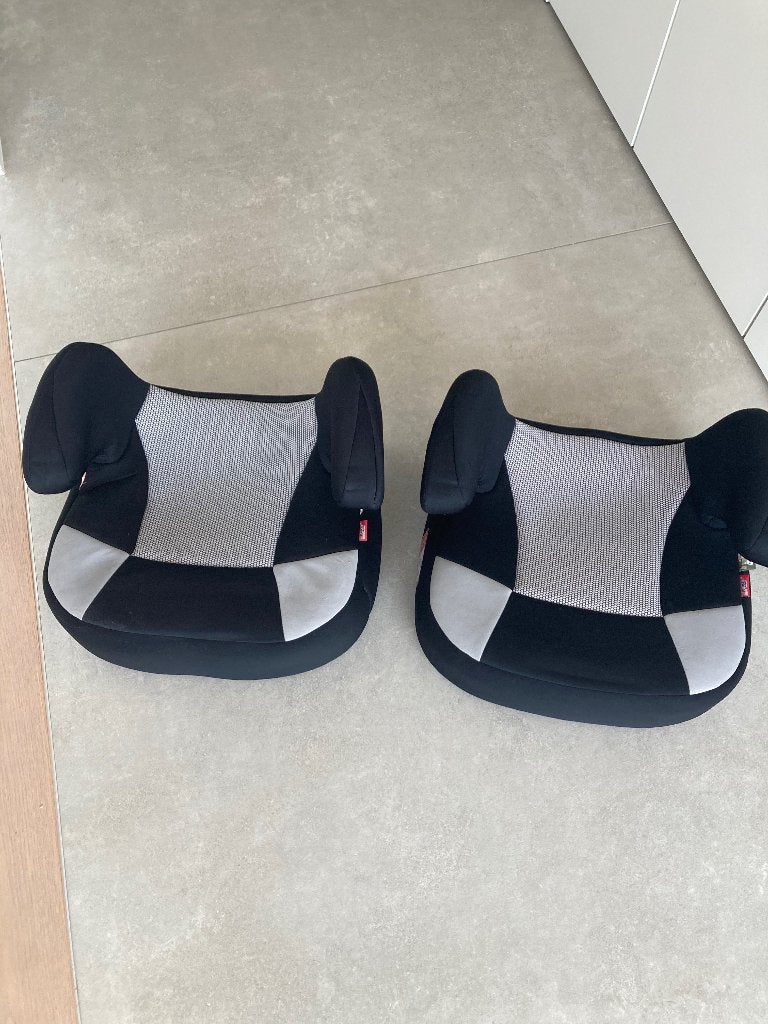 2 kinderzitjes voor auto, Kinderen en Baby's, Autostoeltjes, 15 t/m 36 kg, Ophalen, Overige merken, Gebruikt