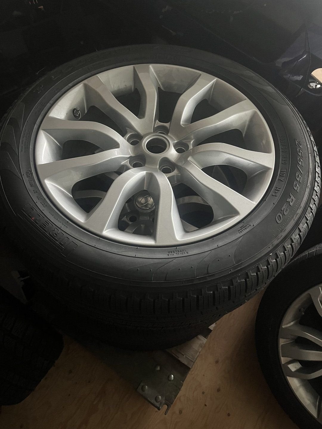 Originele Range Rover Sport, Range Rover Vogue velg met band, Auto-onderdelen, Banden en Velgen, Ophalen, 255 mm, -, -