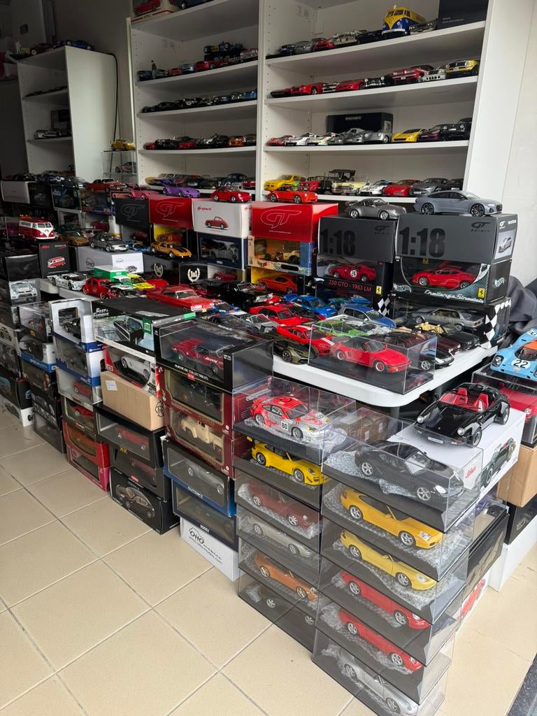 1:18 miniatuur oldtimer, Hobby en Vrije tijd, Modelauto's | 1:18, Ophalen of Verzenden, Zo goed als nieuw, Auto, Overige merken