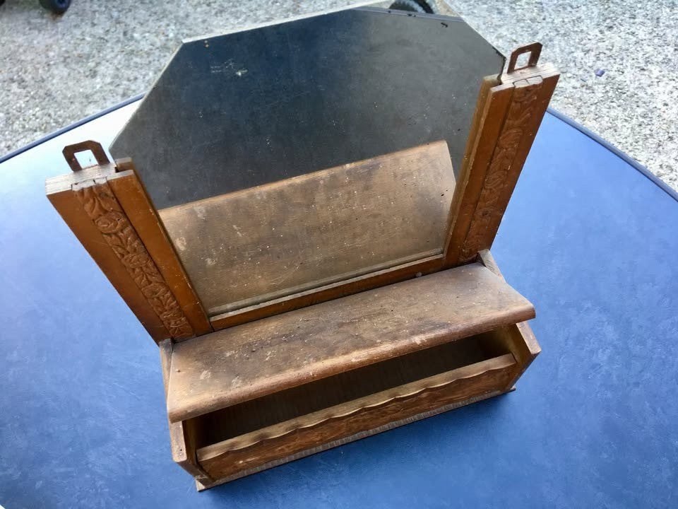Très jolie petite coiffeuse d'époque avec miroir, Enlèvement