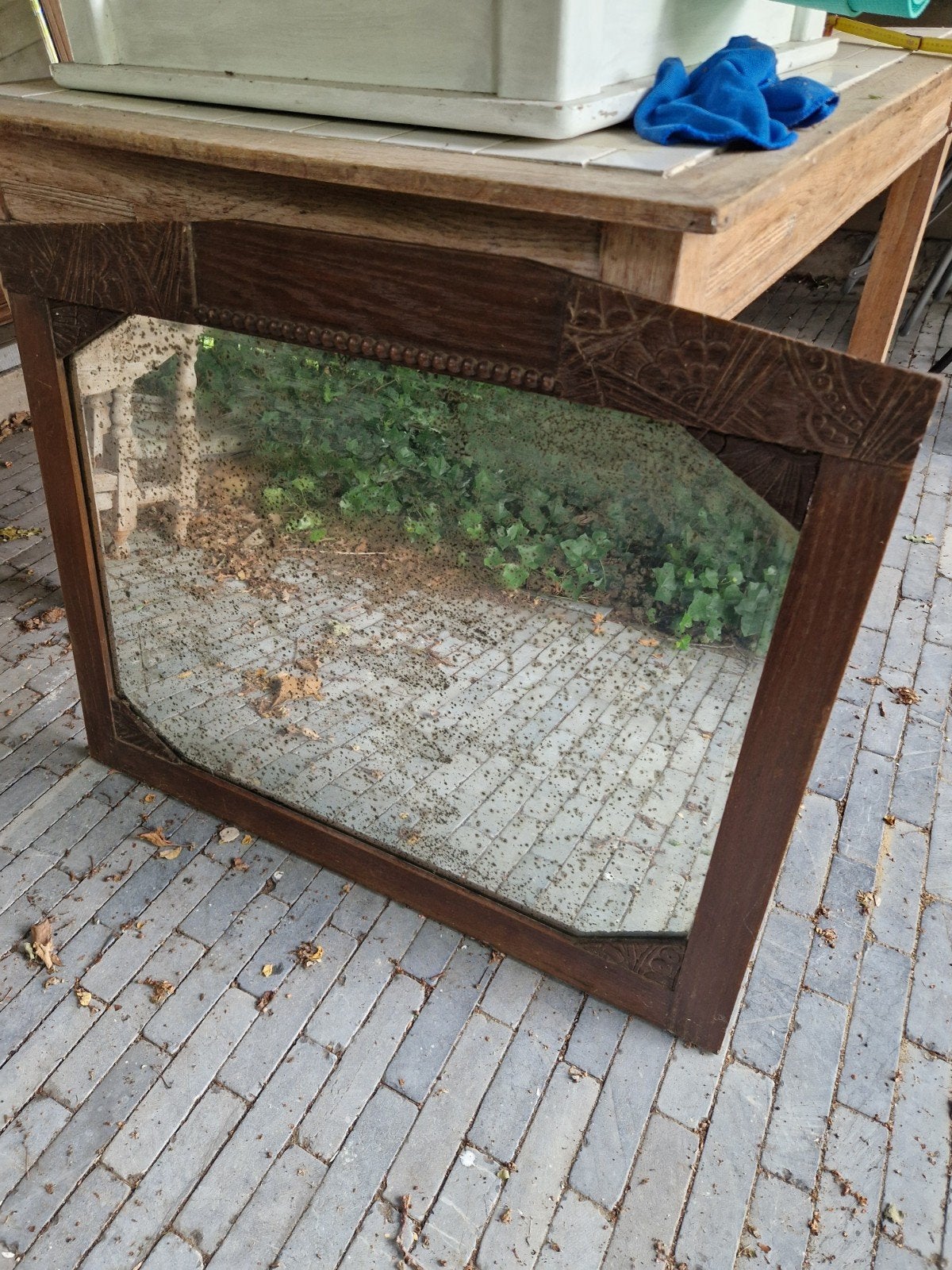 Oude wandspiegel, Enlèvement