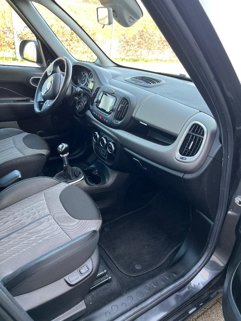Fiat 500L Lounge - benzine - 106.000 km - eerste eigenaar, Auto's, Fiat, Monovolume, Euro 6, Leder en Stof, Handgeschakeld