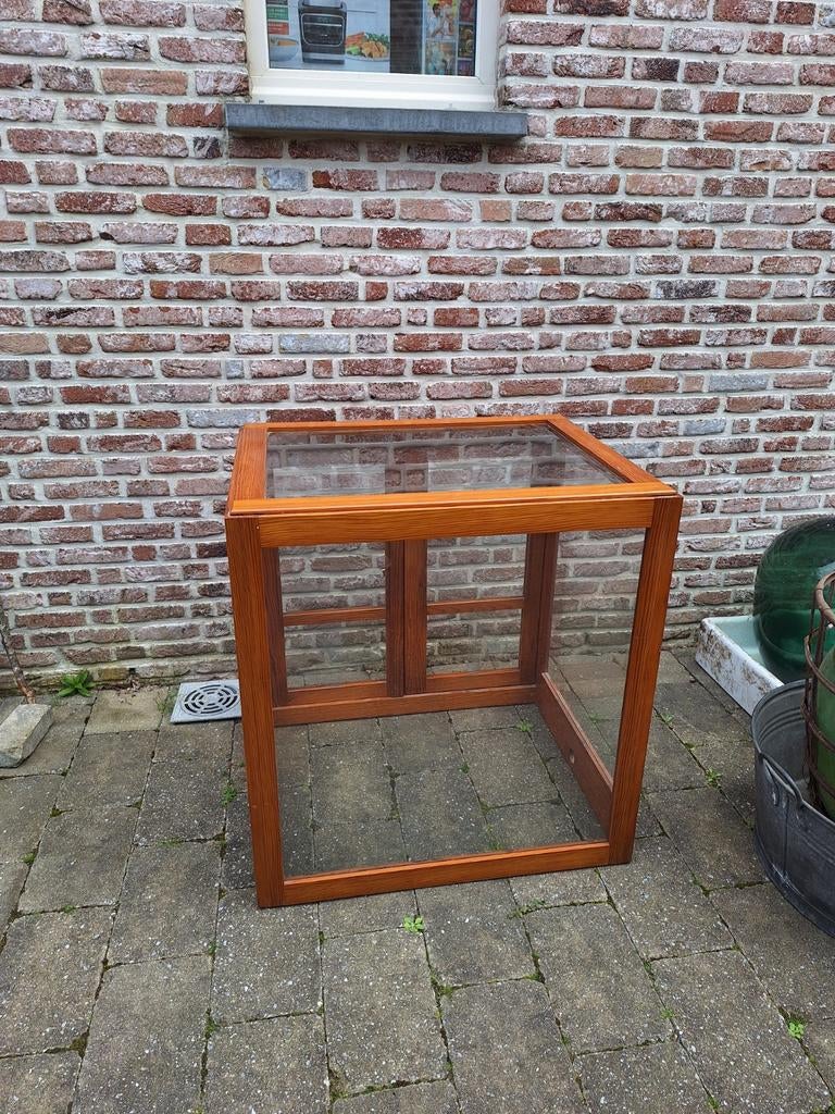 Ancienne vitrine, Enlèvement