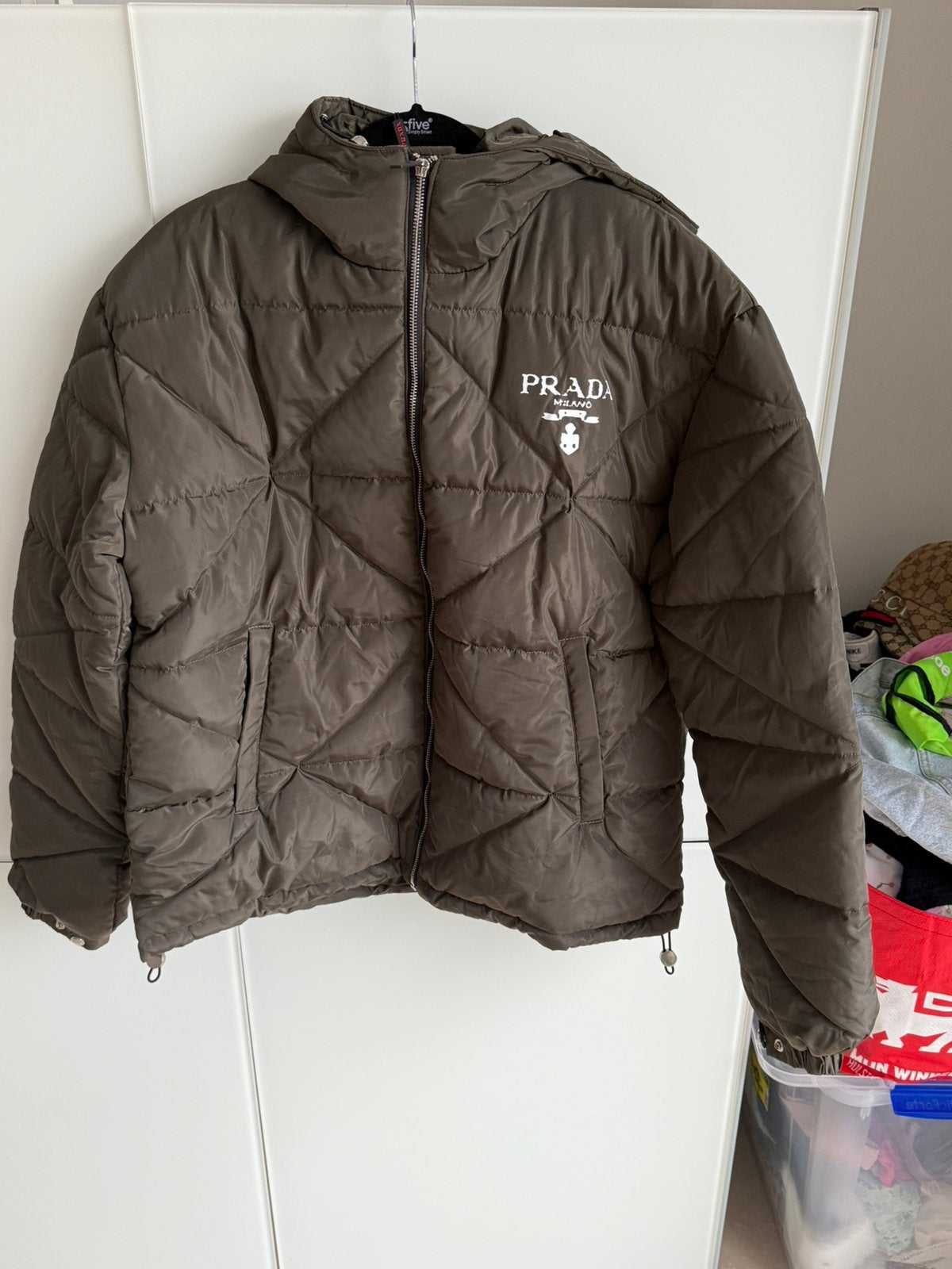 Prada Milano gewatteerde olijfgroene winterjas maat L, Kleding | Heren, Ophalen of Verzenden, Zo goed als nieuw, Bruin