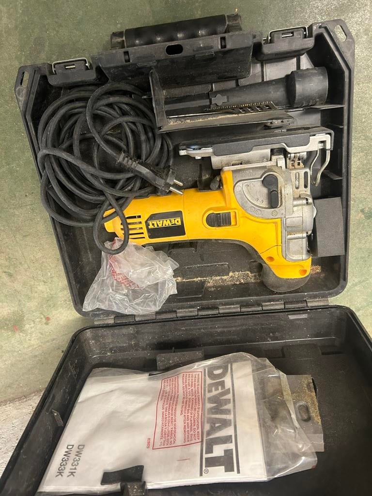 wipzaag en afkortzaag, Doe-het-zelf en Bouw, Gereedschap | Zaagmachines, Ophalen, Zo goed als nieuw, Afkortzaag, Black & Decker