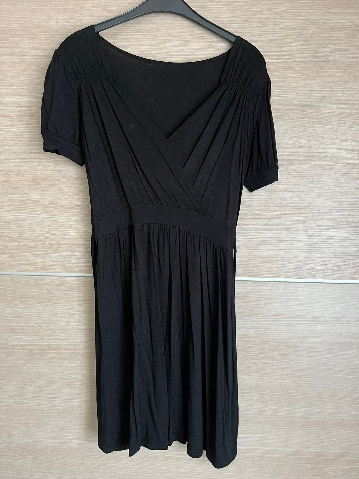 Zwarte jurk met korte mouwen - maat M, Kleding | Dames, Ophalen of Verzenden, Zo goed als nieuw, Maat 38/40 (M), Zwart
