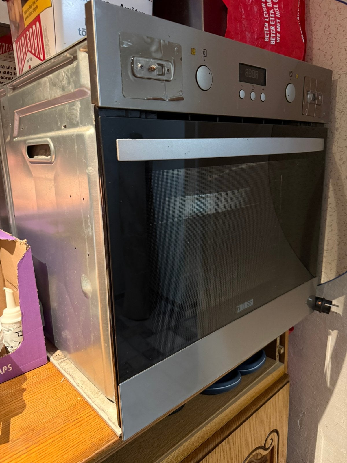 Four zanussi, Electroménager, Enlèvement, Comme neuf, Zanussi, Four