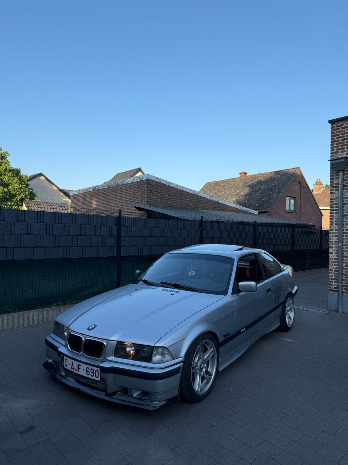 Bmw e36 320i 1994 coupé, Autos, BMW, Particulier, Série 3, Essence, Euro 1, Coupé, 3 portes, Boîte manuelle, Argent ou Gris, Autres couleurs
