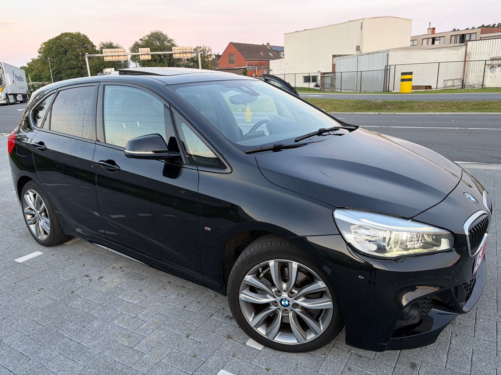 BMW 225 XE FULL OPTIES, Auto's, Automaat, Lichtsensor, Zwart, Vierwielaandrijving