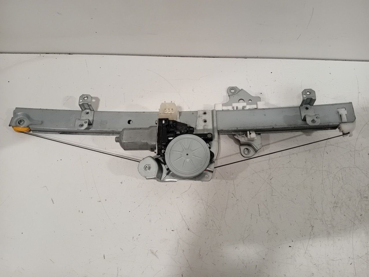 Raammechaniek elektrisch rechts voor Nissan X-Trail, Onderdelen@venauto.nl, Van der Ven Autorecycling B.V., Gebruikt, Ettenseweg 76, 4706 PB Roosendaal, The Netherlands