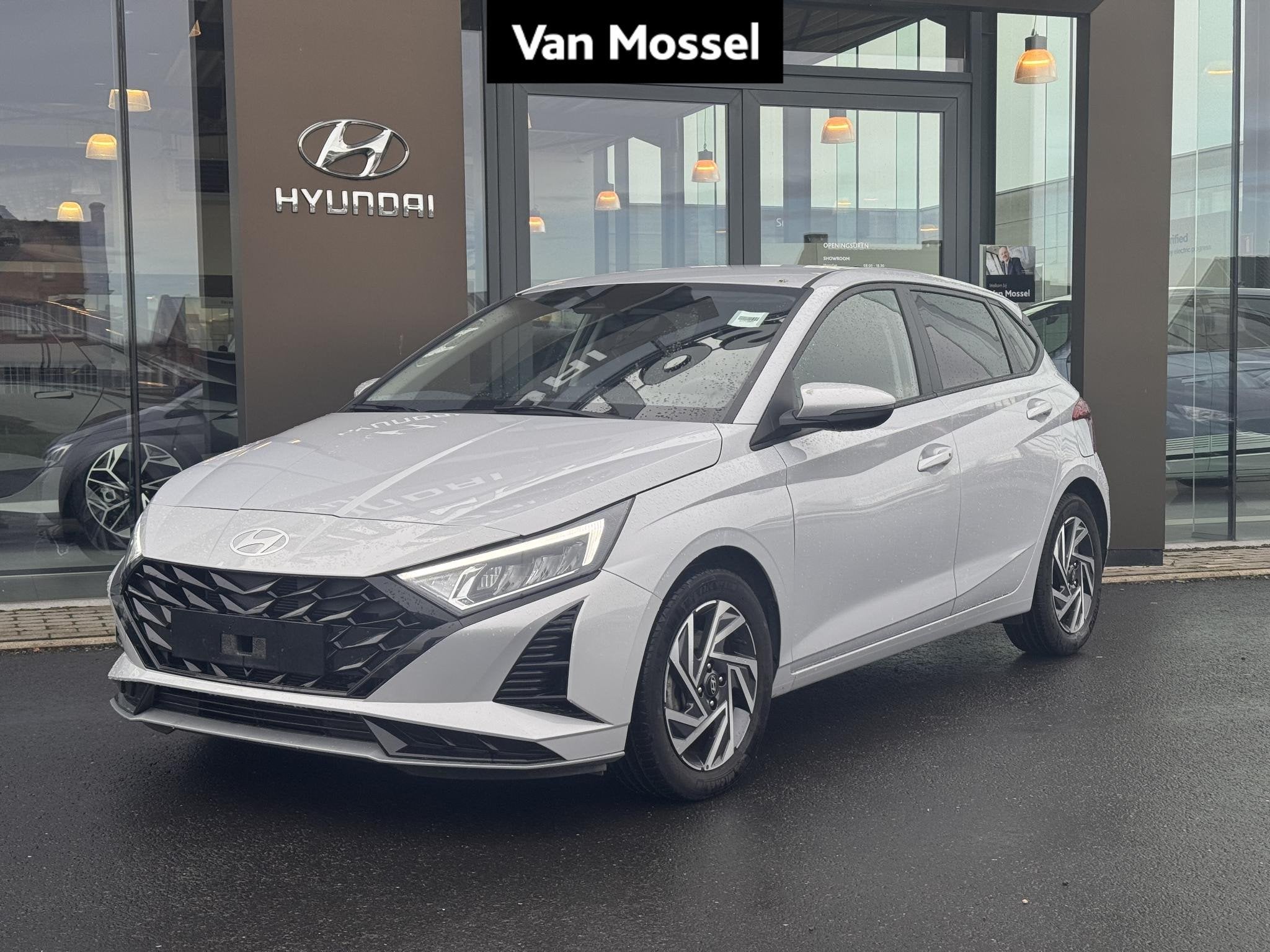 Hyundai i20 1.0 T-GDi 48V 7-DCT 74kW Techno | GARANTIE TOT 1, Auto's, Dealer onderhouden, Gebruikt, Zwart, Verwarmde buitenspiegels