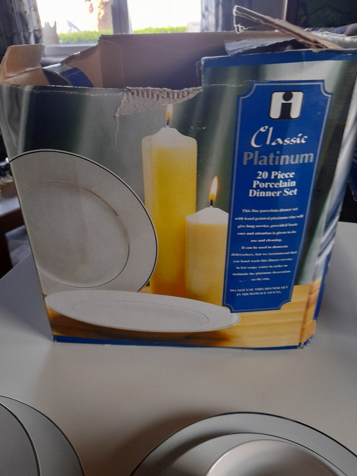 Nieuw 4 delig porseleine eet en koffieservies, Maison & Meubles, Cuisine | Vaisselle, Enlèvement, Neuf, Porcelaine, Service complet