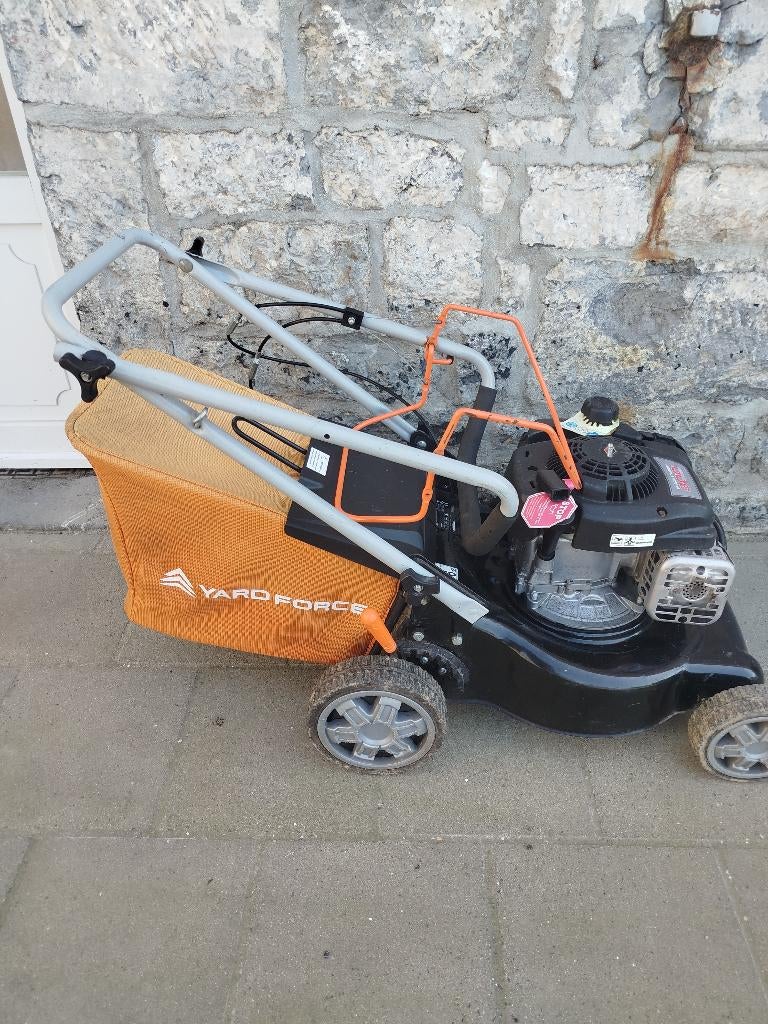 a vendre tondeuse brigg's & stratton, Ophalen, Brigg's & stratton, Zo goed als nieuw, 40 t/m 49 cm