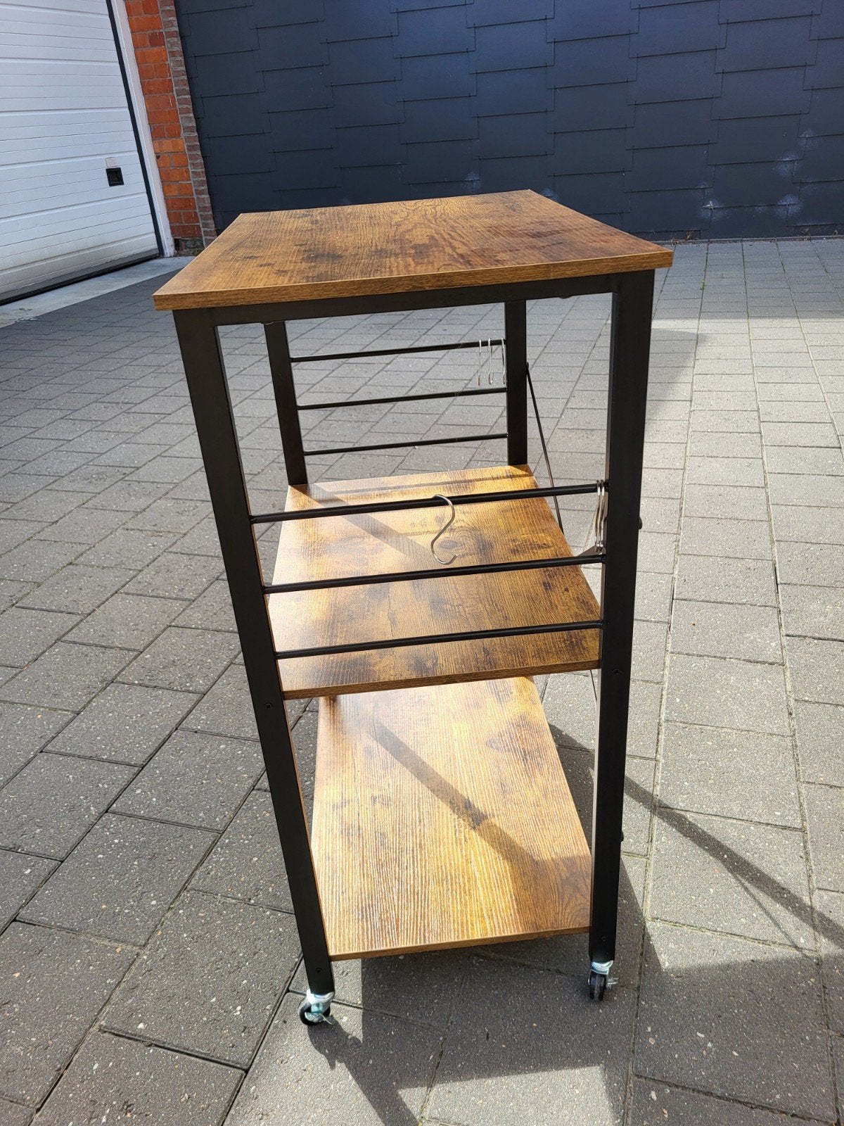 Serveerwagentje nieuw, Ophalen