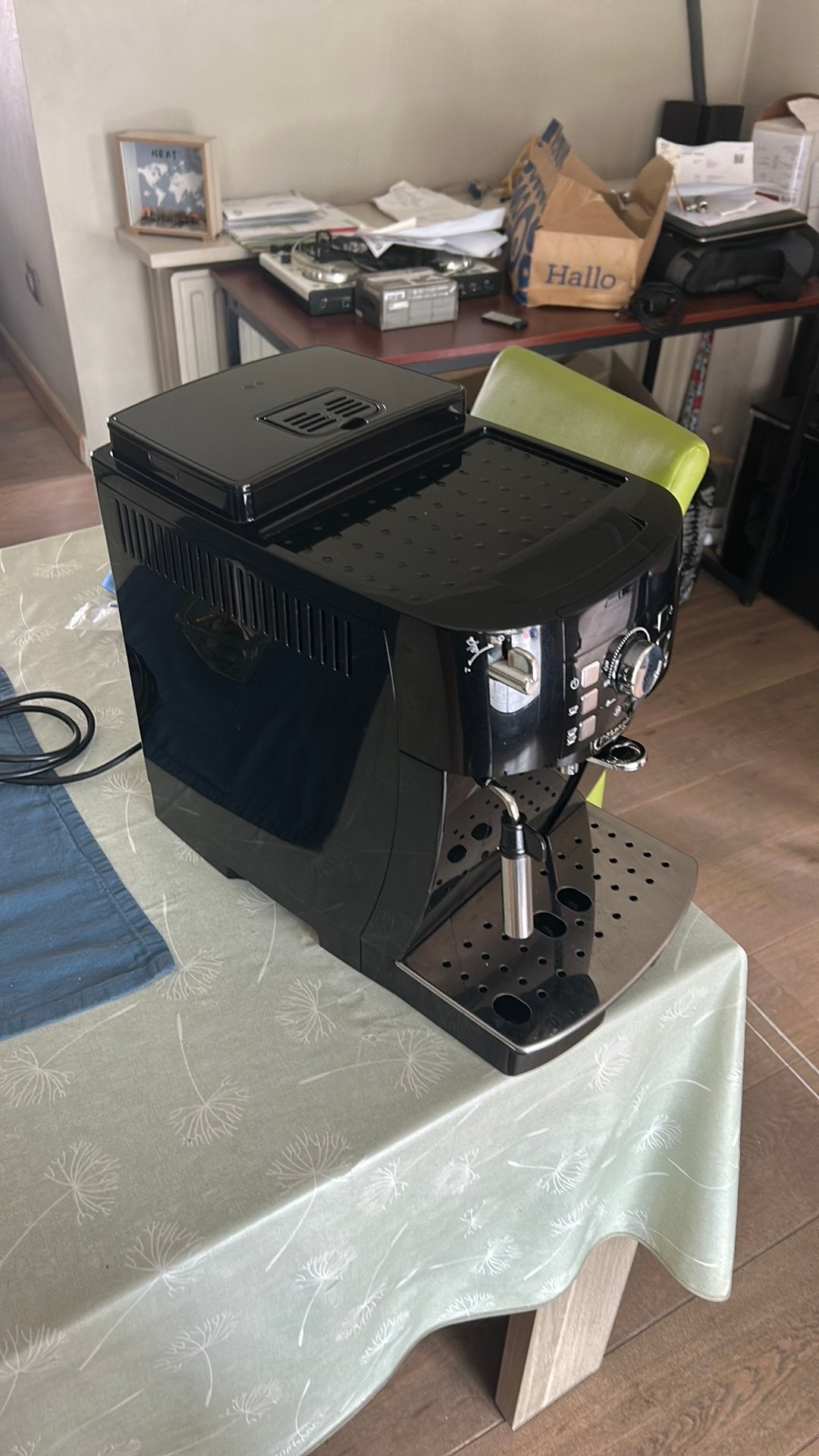 The De'Longhi Magnifica S doe een bod, Ophalen, De'Longhi, Zo goed als nieuw, Koffiebonen