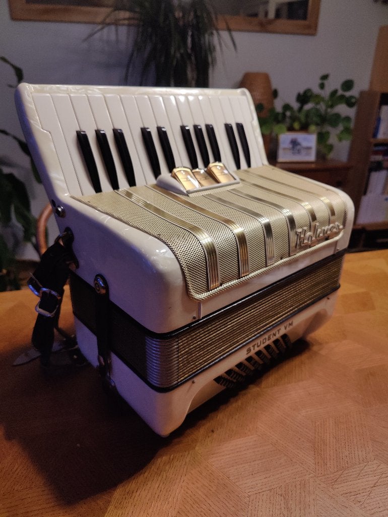 Accordéon Hohner 48 Basses, Avec valise, Comme neuf, Enlèvement, 48 basses