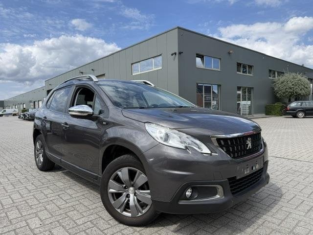 Peugeot 2008 1.2 Benzine Style model | Navi | 1 JAAR GARANTI, Auto's, Peugeot, Voorwielaandrijving, Parkeersensor, Gebruikt, 1199 cc