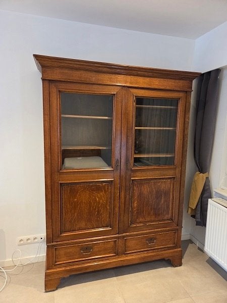 Antieke boekenkast, Ophalen, Gebruikt