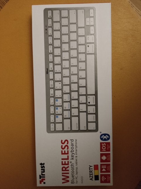 Draadloos toetsenbord Trust Bleutooth., Computers en Software, Ophalen, Azerty, Zo goed als nieuw, Draadloos