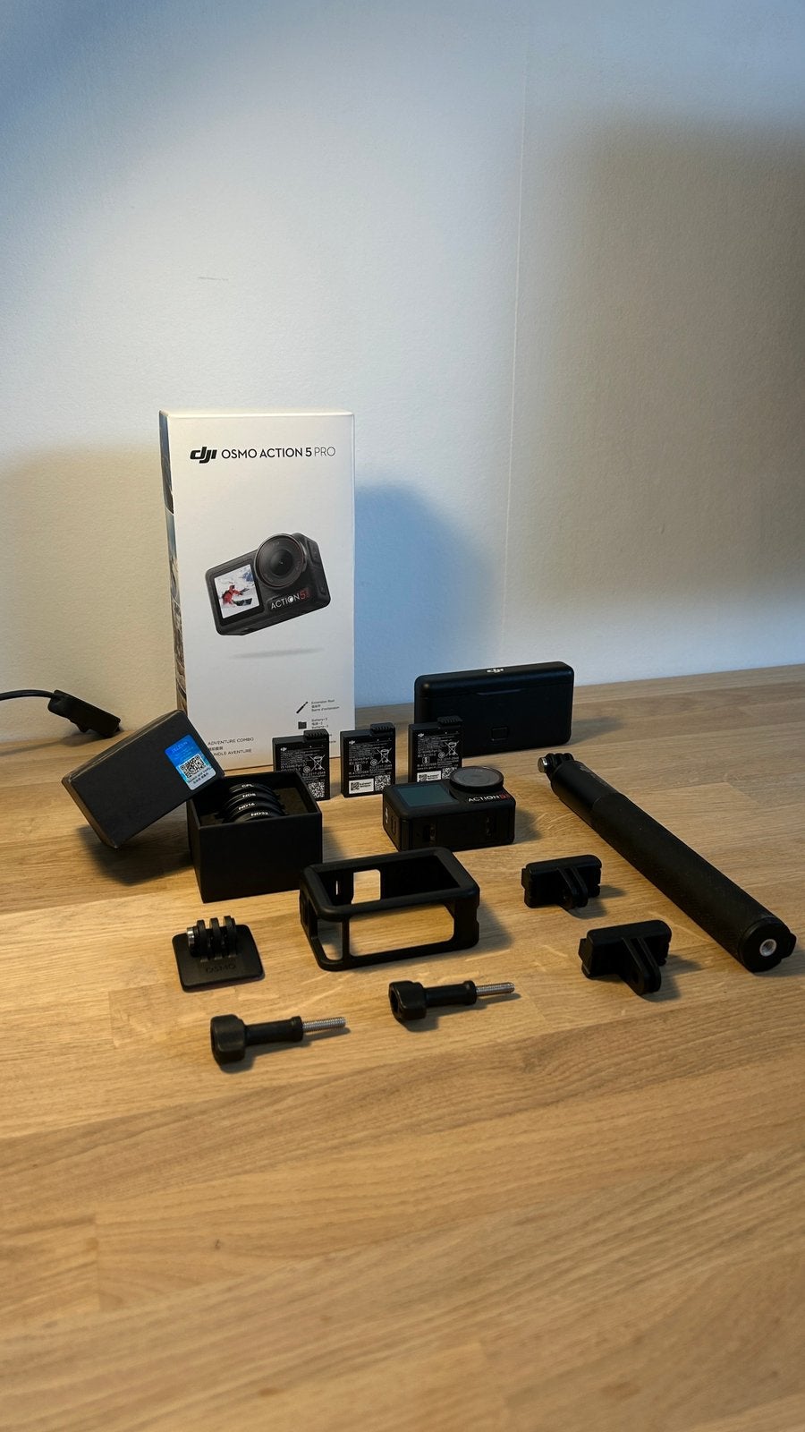 DJI Osmo Action 5 Pro (Adventure Combo) + ND-filters, TV, Hi-fi & Vidéo, Caméras action, Enlèvement, Comme neuf, Autres marques