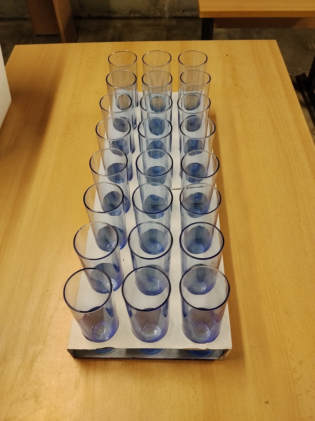 grote blauwe drinkglazen 24 stuks 20€, Ophalen