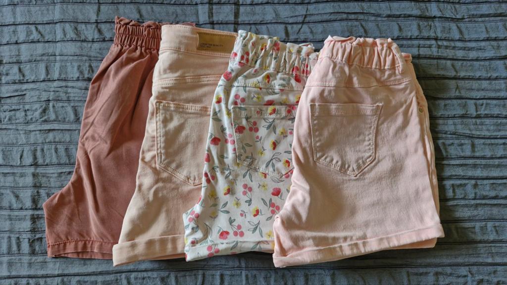 Set van 4 meisjes shortjes mt 134, Kinderen en Baby's, Kinderkleding | Maat 134, Ophalen, Gebruikt, Meisje, Overige typen