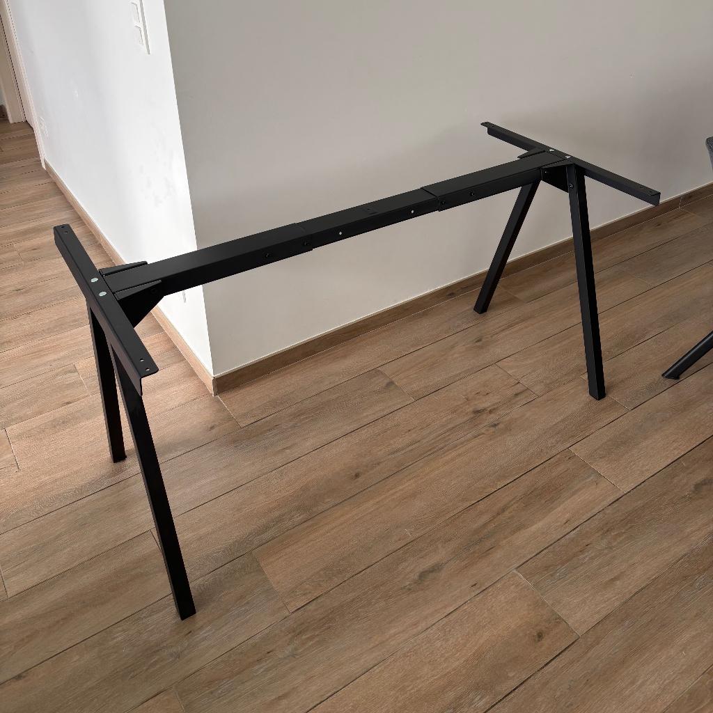 Piètement de bureau IKEA TROTTEN – très bon état, Bureau d'ordinateur, Métal, Comme neuf, IKEA