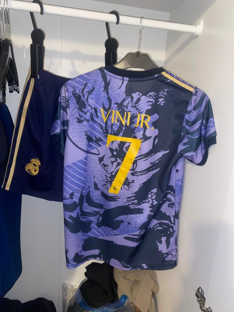 Maillot #7 du Real Madrid Adidas violet/noir — Taille S, Taille S, Enlèvement ou Envoi, Comme neuf, Set