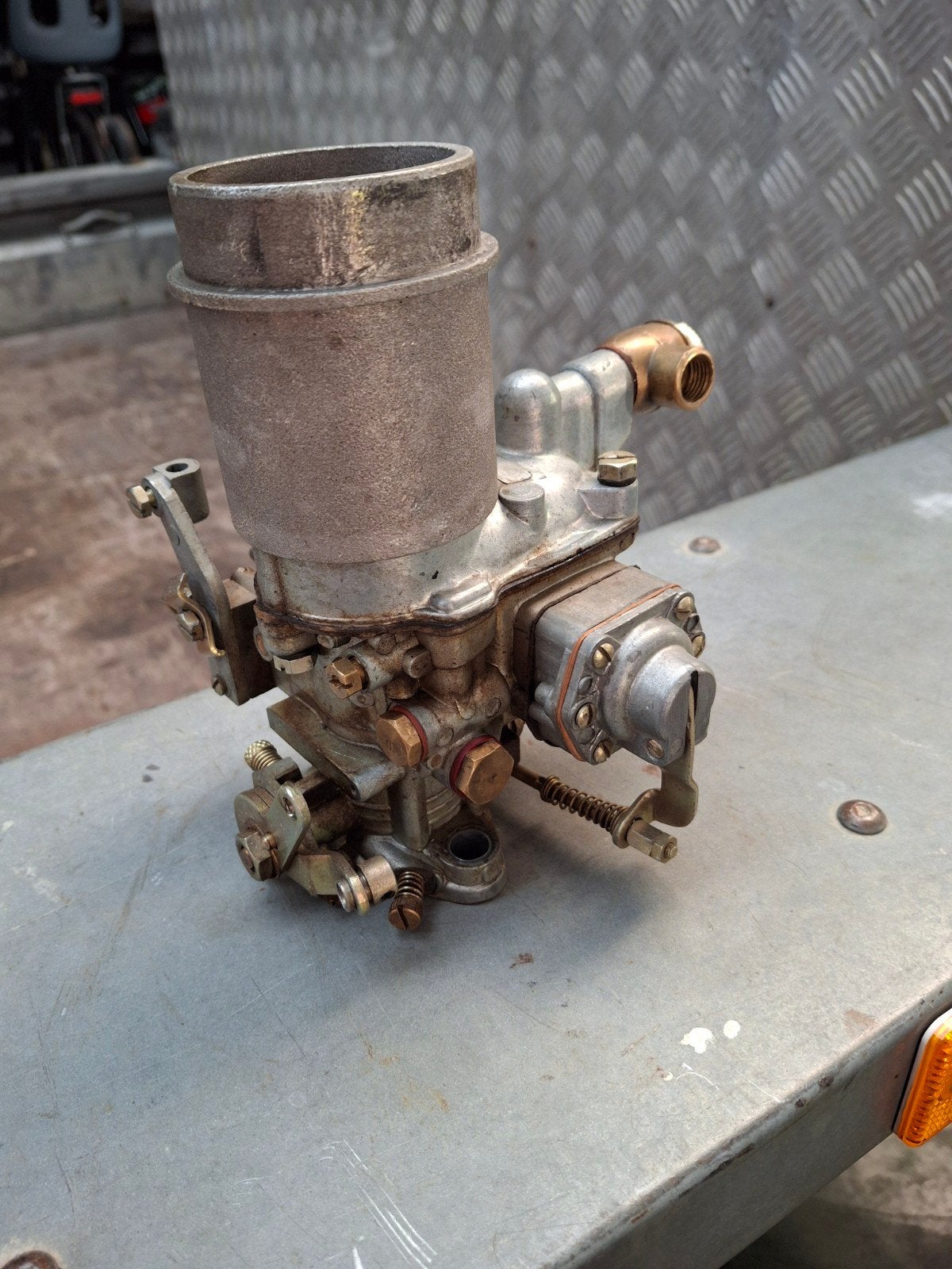 Carburator solex willys CJ3A, Enlèvement