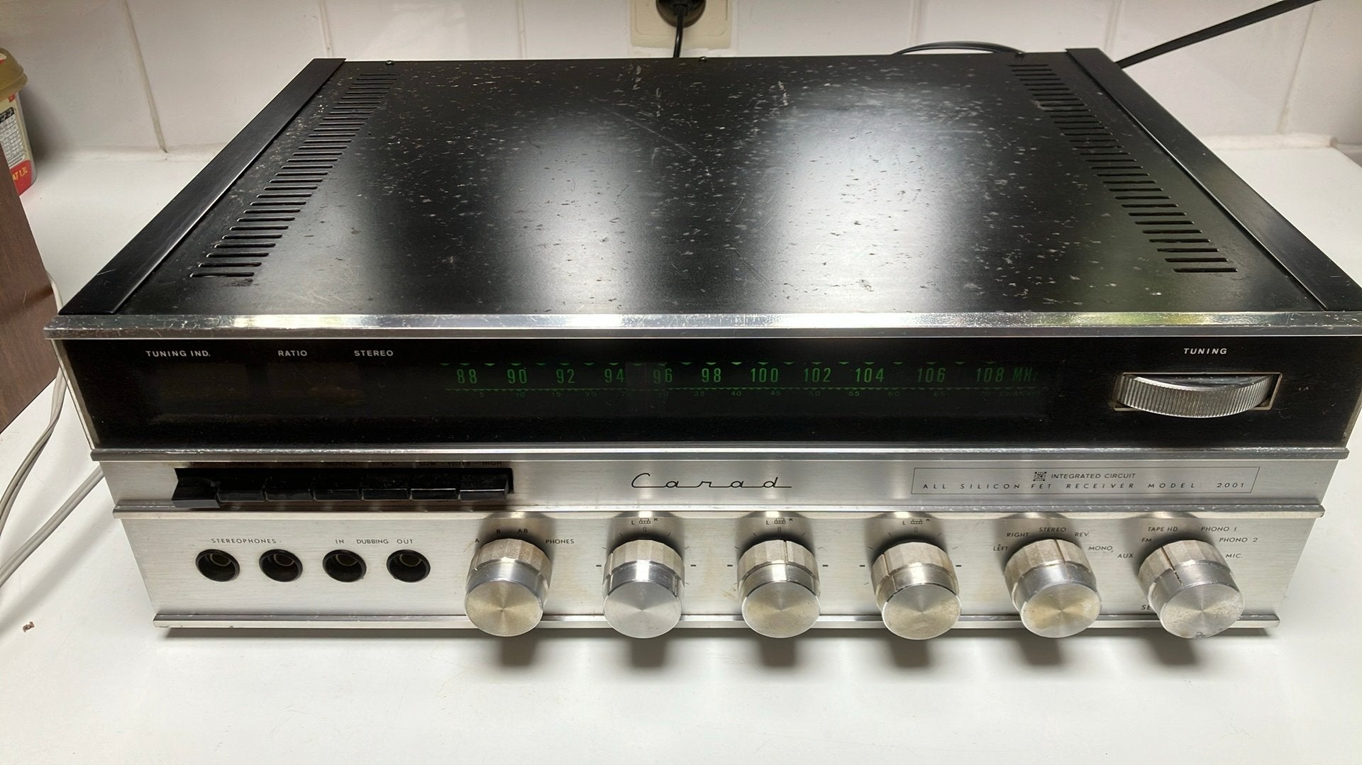 Récepteur au pied Carad entièrement en silicone modèle 2001, Autres marques, Moins de 60 watts, Enlèvement ou Envoi, Stéréo