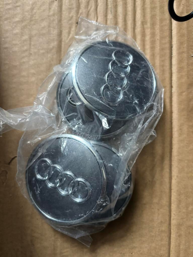 4 caches moyeux Audi, Enlèvement ou Envoi, Neuf