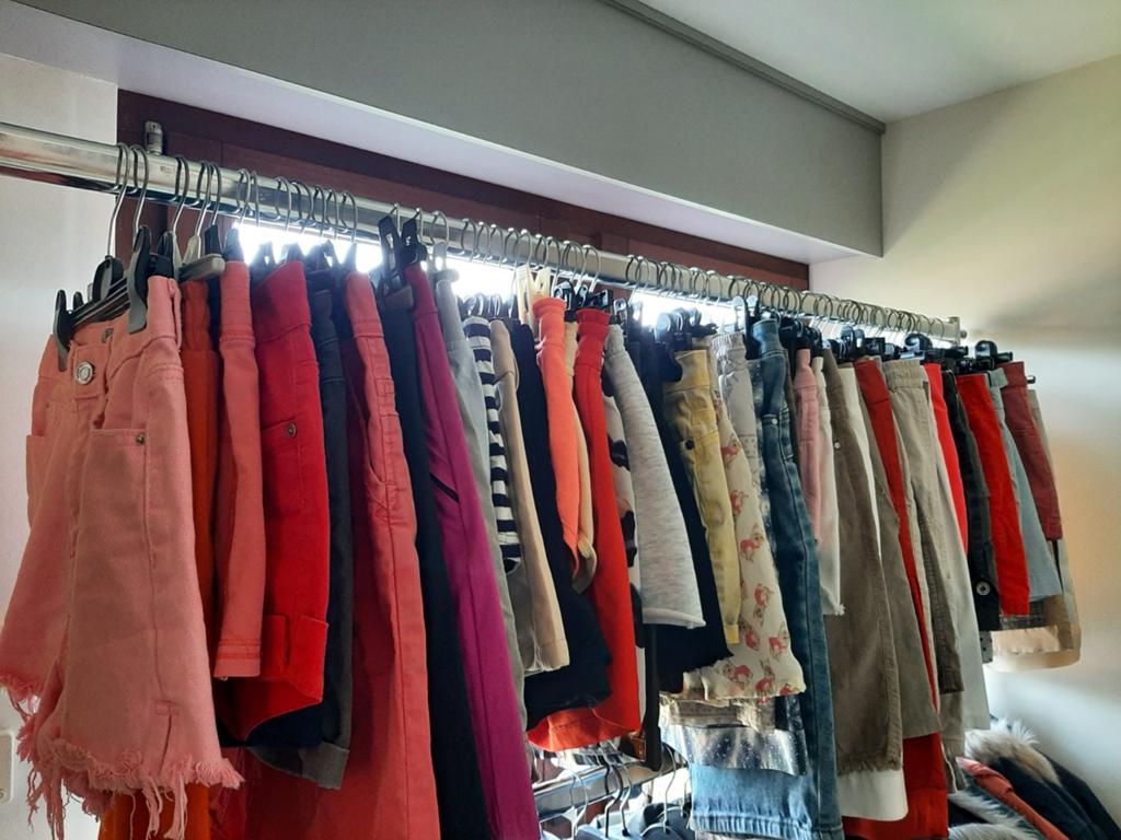 60 shorts pour femmes et 80 jupes courtes et longues, Enlèvement ou Envoi, Comme neuf