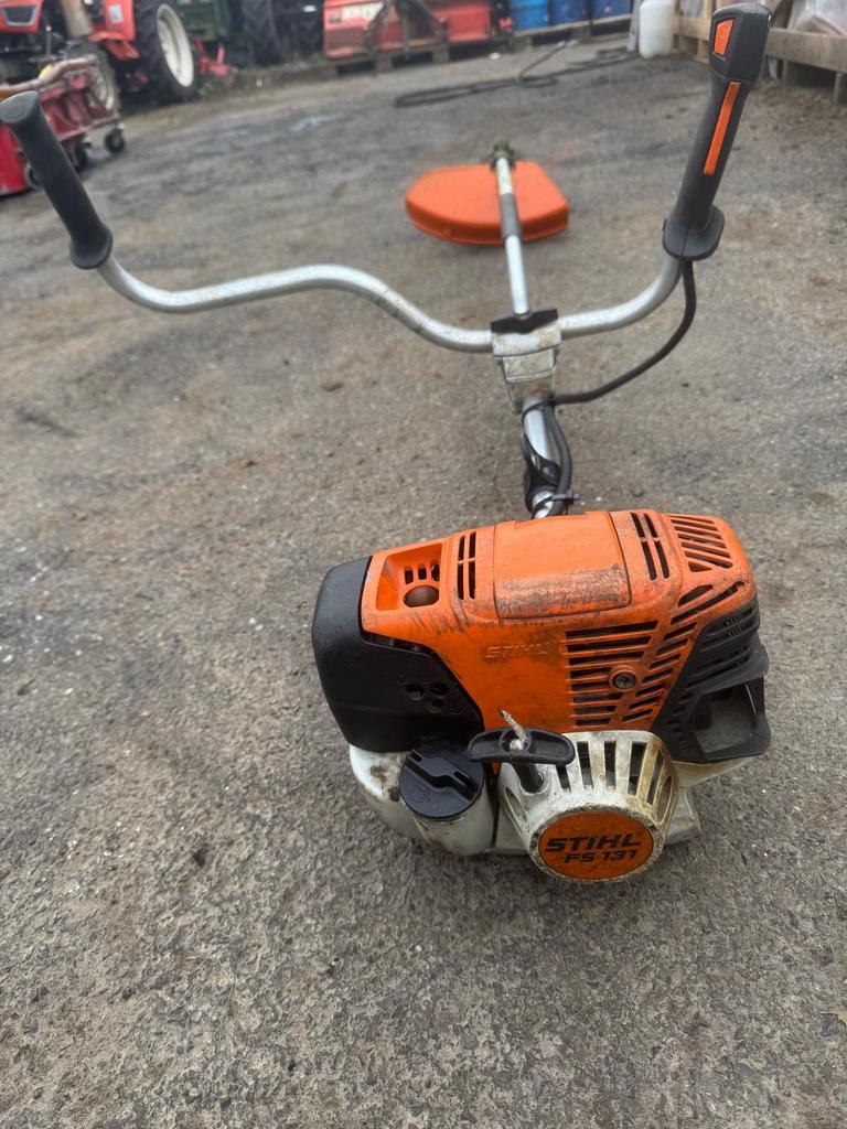 Debroussailleuse Stihl FS131, Enlèvement, Utilisé, Essence