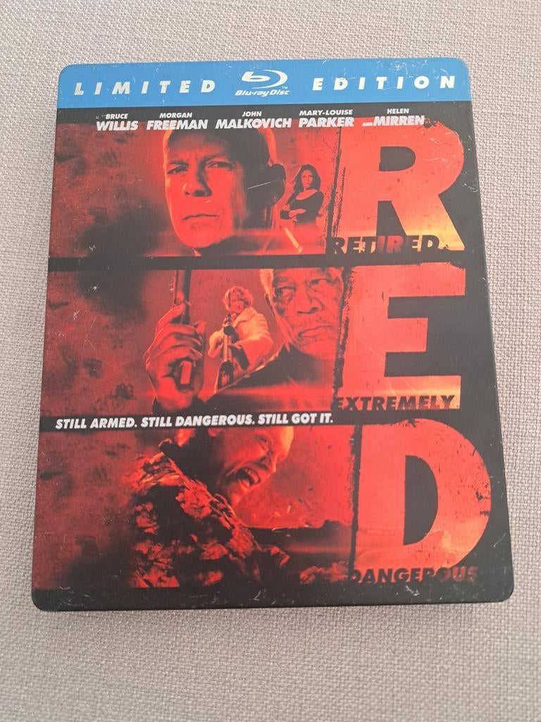 Blu ray red steelcase, Ophalen, Zo goed als nieuw, Actie